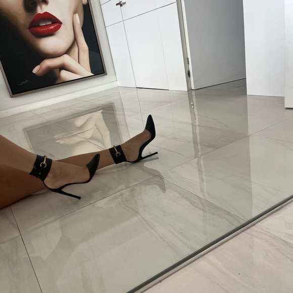 Authentic Gucci ankle cuff horsebit heels - Picture 5 of 17